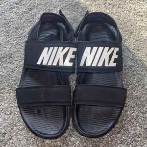 Nike Tanjun Sandals Athletic Active Logo Black Size 6